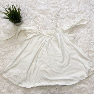 🔥5/25 sale🔥Off the shoulder tie sleeve top